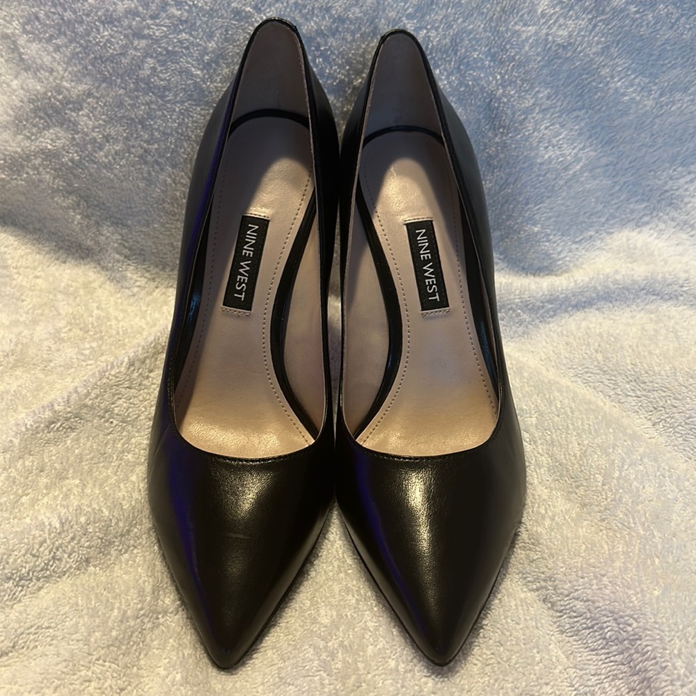 Nine West Black Pumps
